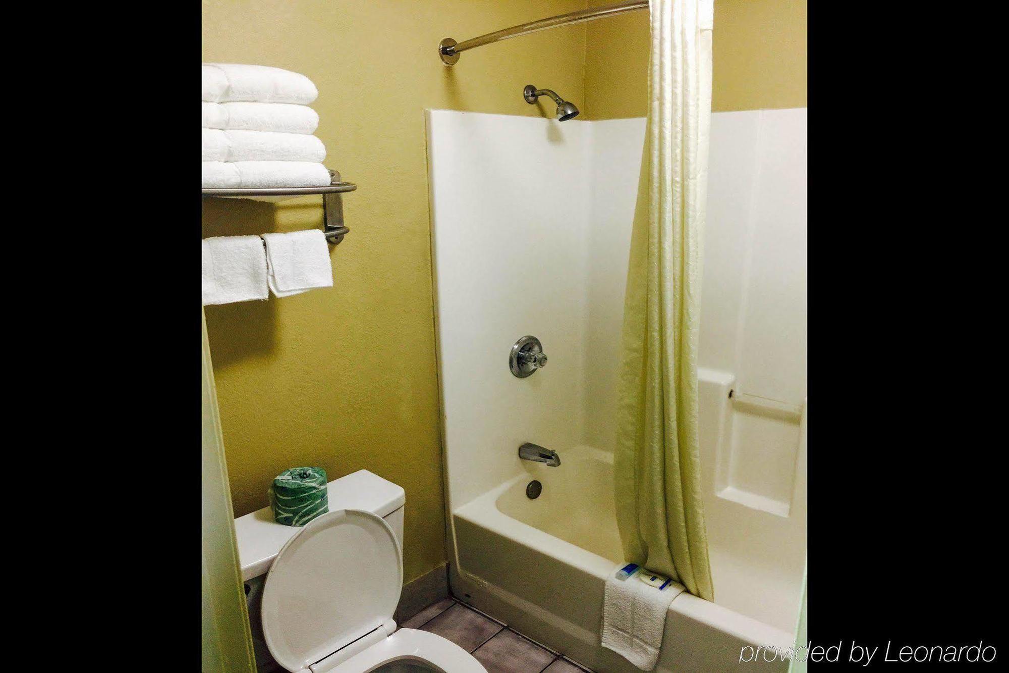 Rodeway Inn Mansfield Екстериор снимка
