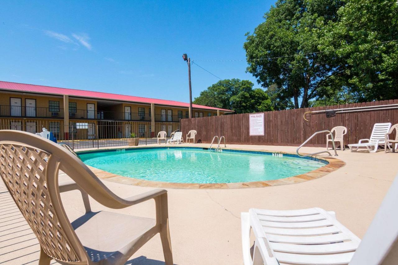 Rodeway Inn Mansfield Екстериор снимка