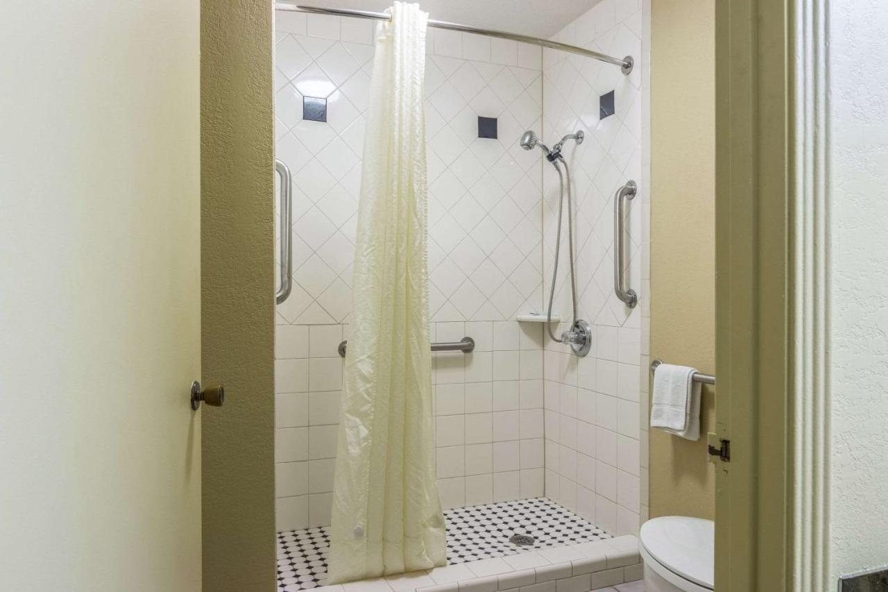 Rodeway Inn Mansfield Екстериор снимка
